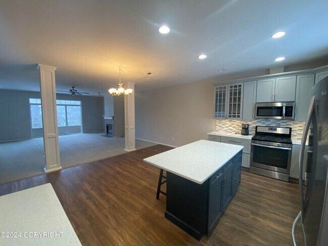 Foto del edificio - Stunning 3 Bed/2.5 Bath Eagle River Townhome with Unmatched Views!