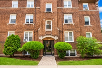Building Photo - 654 W Oakdale Ave