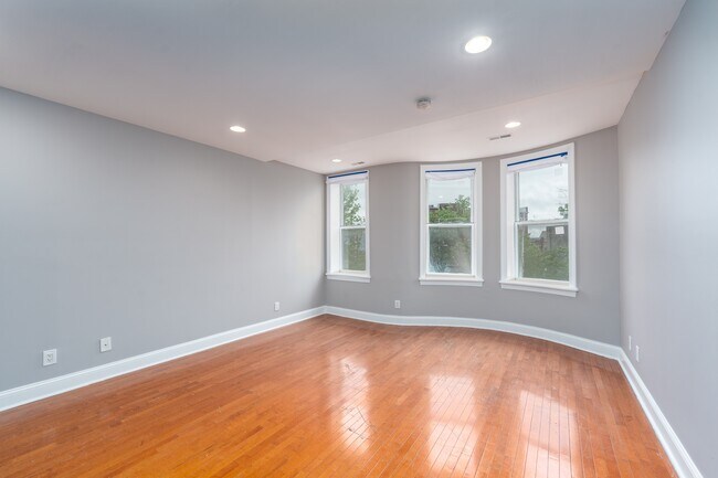 Living Room - 2248 Brookfield Ave