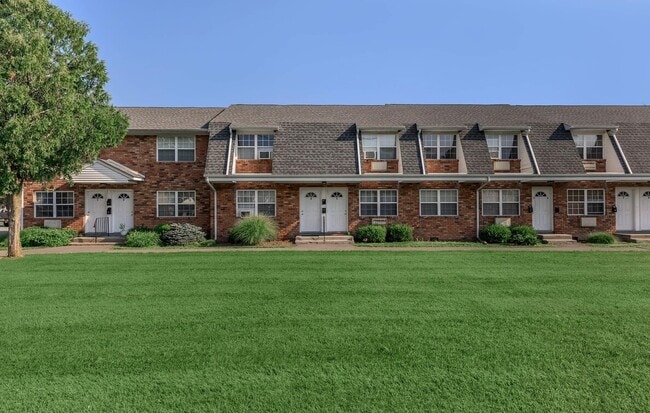 Building Photo - Tudor Gardens Apartments