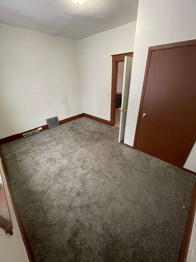 1305 Merrill Ave Unit 1, Wausau, WI 54401 Apartments in Wausau, WI