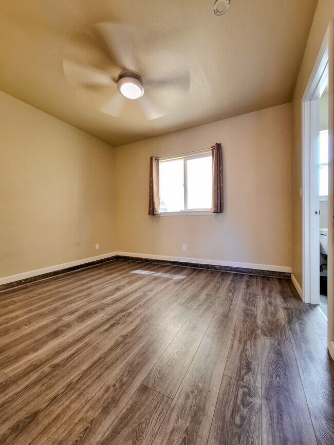 Foto del edificio - 682 S Genevieve Ln