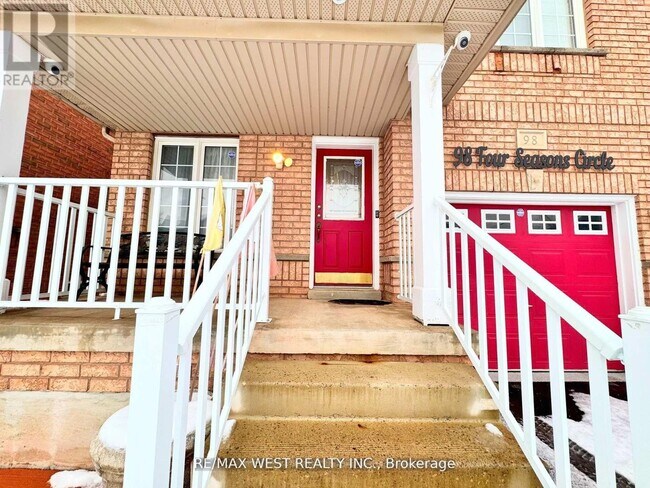 Building Photo - 98 Four Seasons Cir