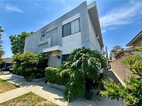 Building Photo - 1341 N Keystone St