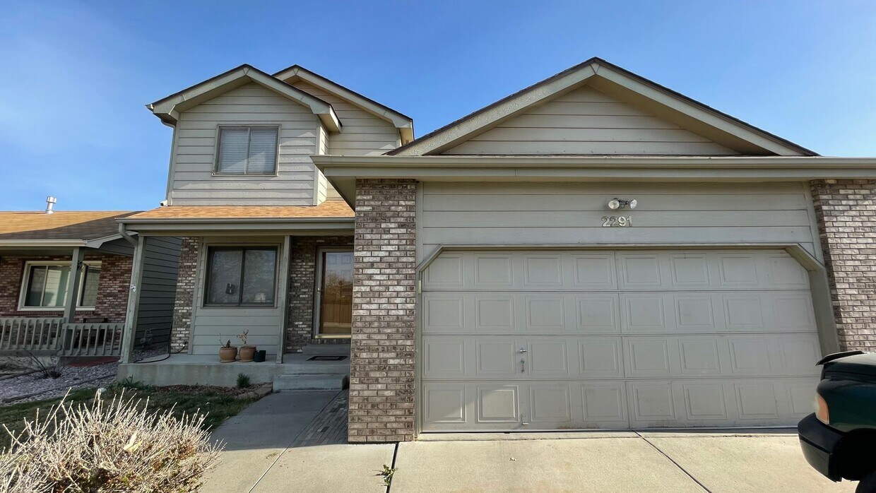 Foto principal - Wonderful Home with Finished Basement