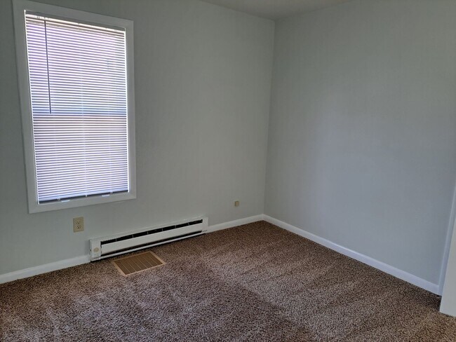 Building Photo - Laurel 3 bedroom home