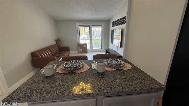 Foto del edificio - 5222 Treetops Dr