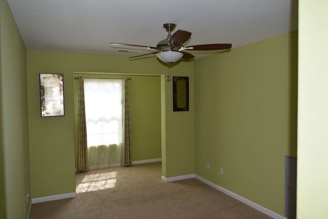 Building Photo - Beautiful 4-Bedroom Home for Lease in Trac...