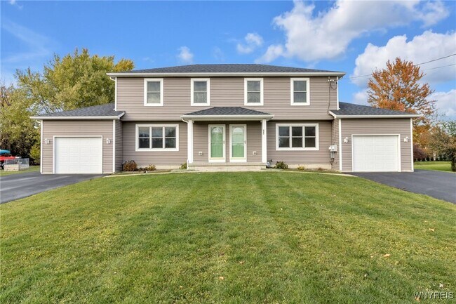 Building Photo - 940 Reserve Rd