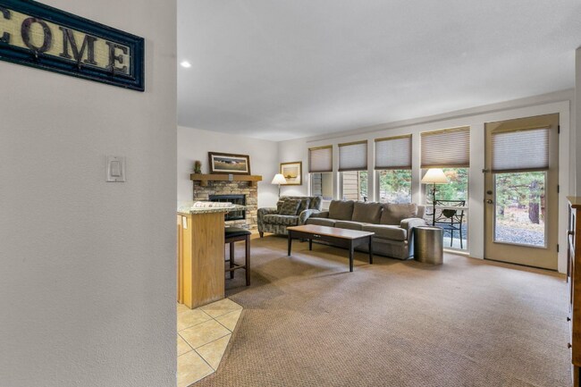 Building Photo - 18575 SW Century Dr