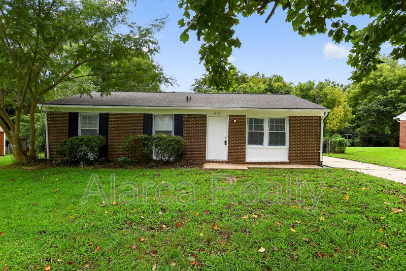 Foto principal - 4713 Plaza Rd