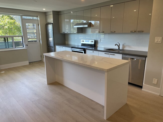 Building Photo - Rexleigh Gardens