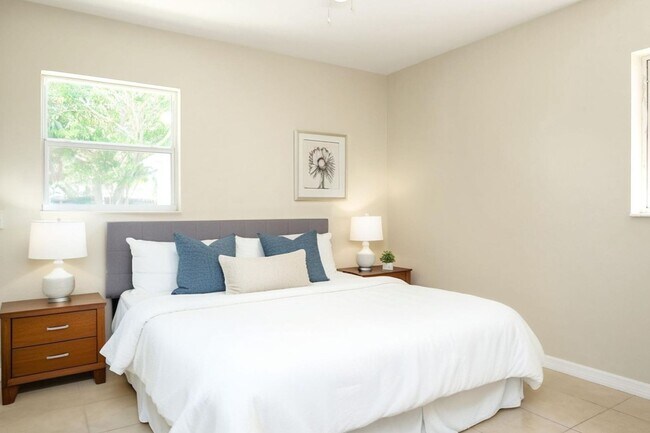 Foto del edificio - 3 Bedroom, 2 Bathroom + 1 Bedroom, 1 Bathr...