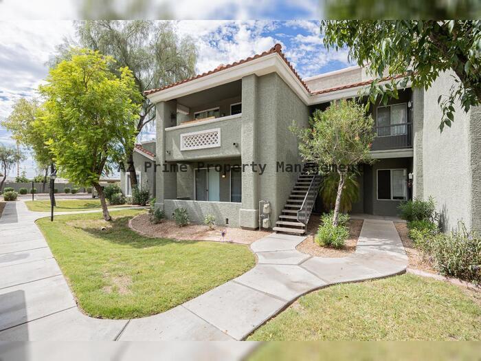 Primary Photo - 2929 W Yorkshire Dr