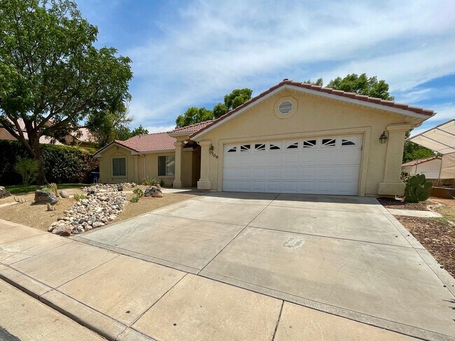 Building Photo - Updated and Pet Friendly Three Bedroom Home