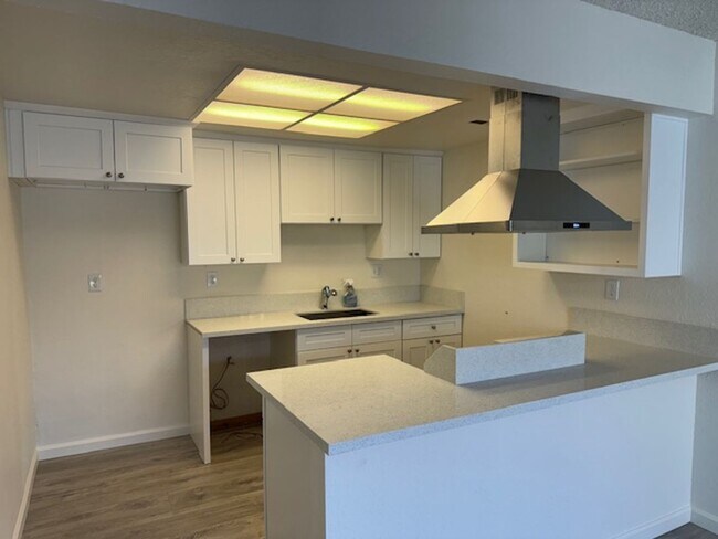 Foto del edificio - 3325-3327 Jayanne Way