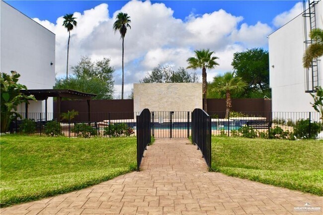 Foto del edificio - 4217 Colbath Ave