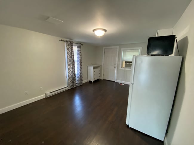 Building Photo - 33 Ashworth Ave