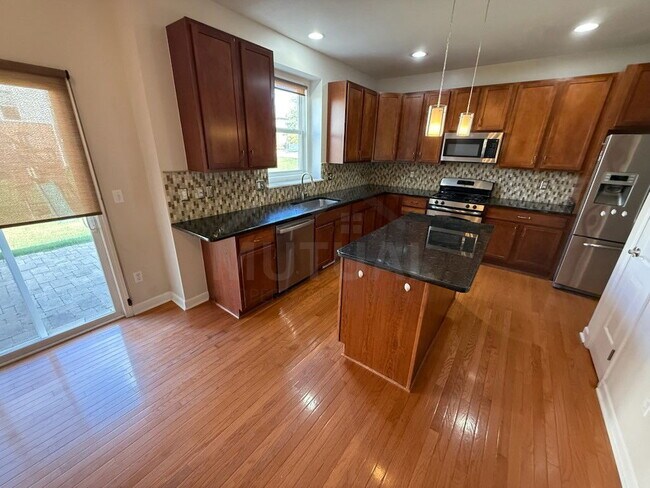 Foto del edificio - 51124 Hallfield St