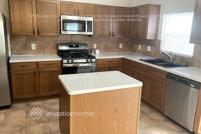 Foto del edificio - 4811 Russet Trail Ct