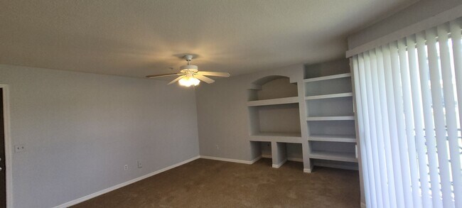 Building Photo - 7330 Westpointe Blvd #423