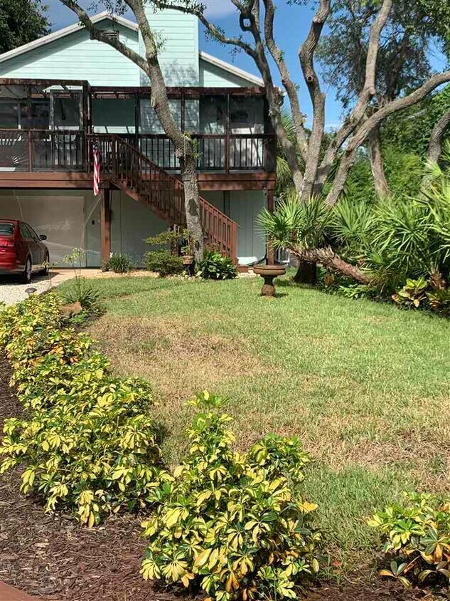 Foto principal - 6484 Brevard St