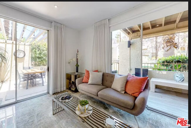 Building Photo - 78155 Cabrillo Ln