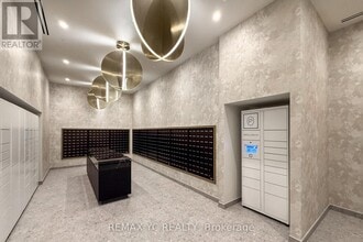 Building Photo - 180 Front St E