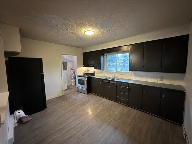 Building Photo - 8859 Nowell St