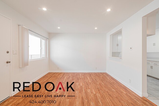 Foto del edificio - 1323 N Harvard Blvd
