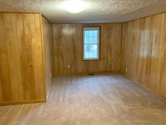 Building Photo - 1590 Waterworks Rd