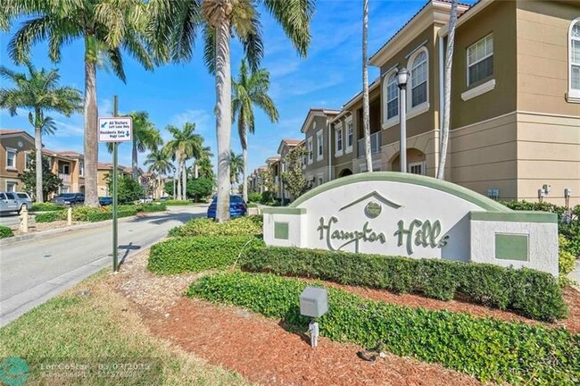 Foto del edificio - 9064 Plymouth Pl