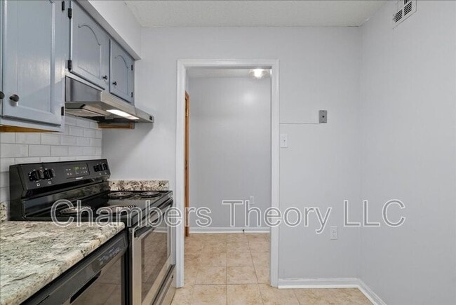 Foto del edificio - 1301 N Courthouse Rd