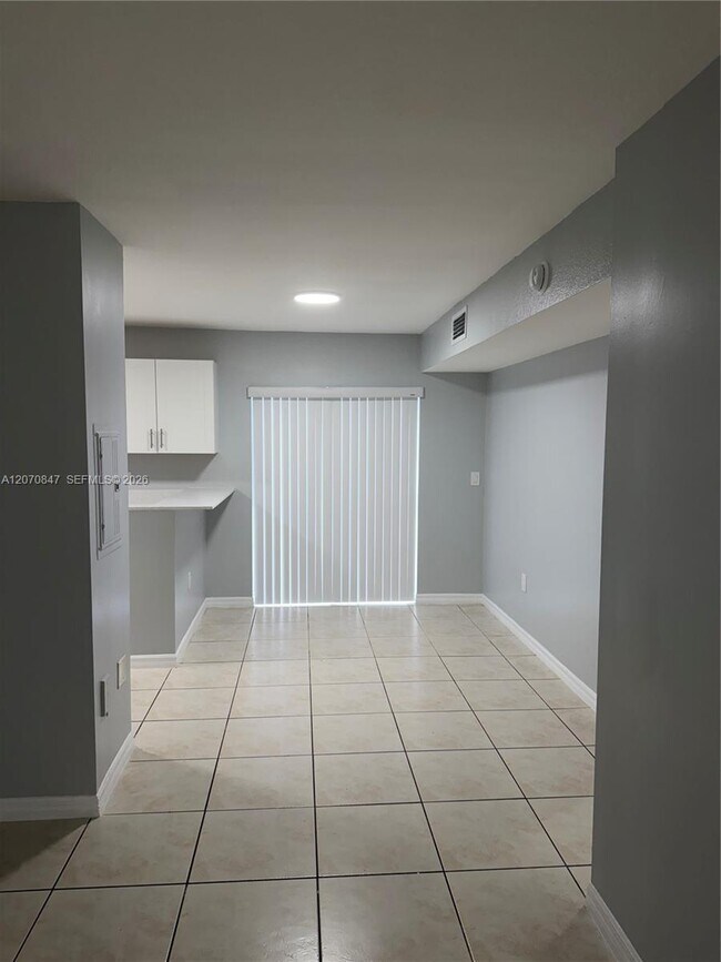 Foto del edificio - 1261 SE 27th St