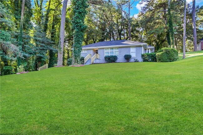 Building Photo - 2755 Rockcliff Rd SE