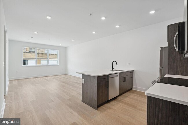 Foto del edificio - 1419 W Grange Ave