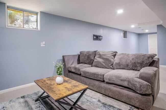 Foto del edificio - 176 Grand Ave