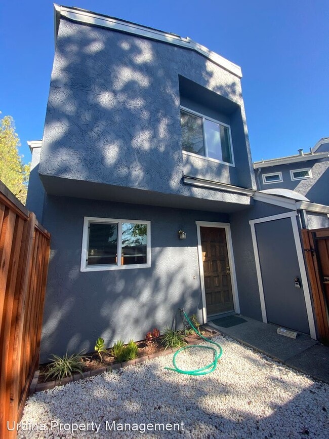 Building Photo - 3 br, 1.5 bath House - 766 Racquet Club