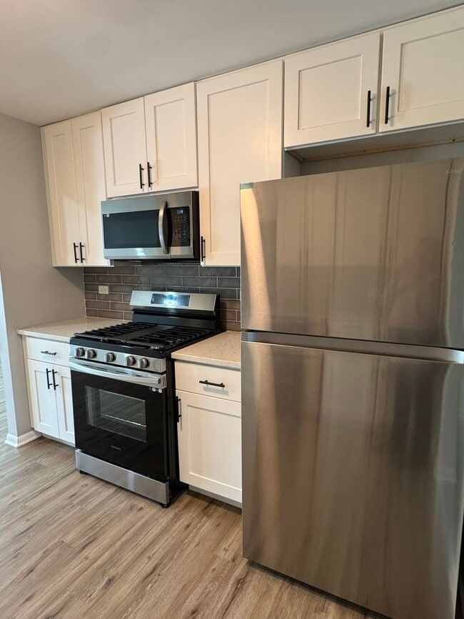 Building Photo - 17206 Elm Dr