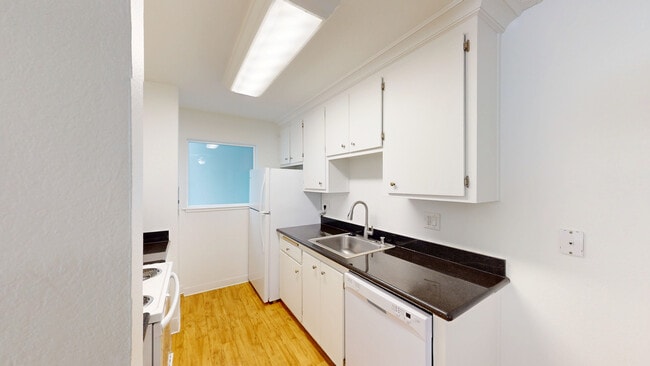 Building Photo - 475 Ignacio Blvd