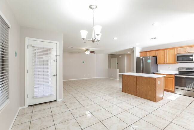 Building Photo - 4218 N 92nd Ln