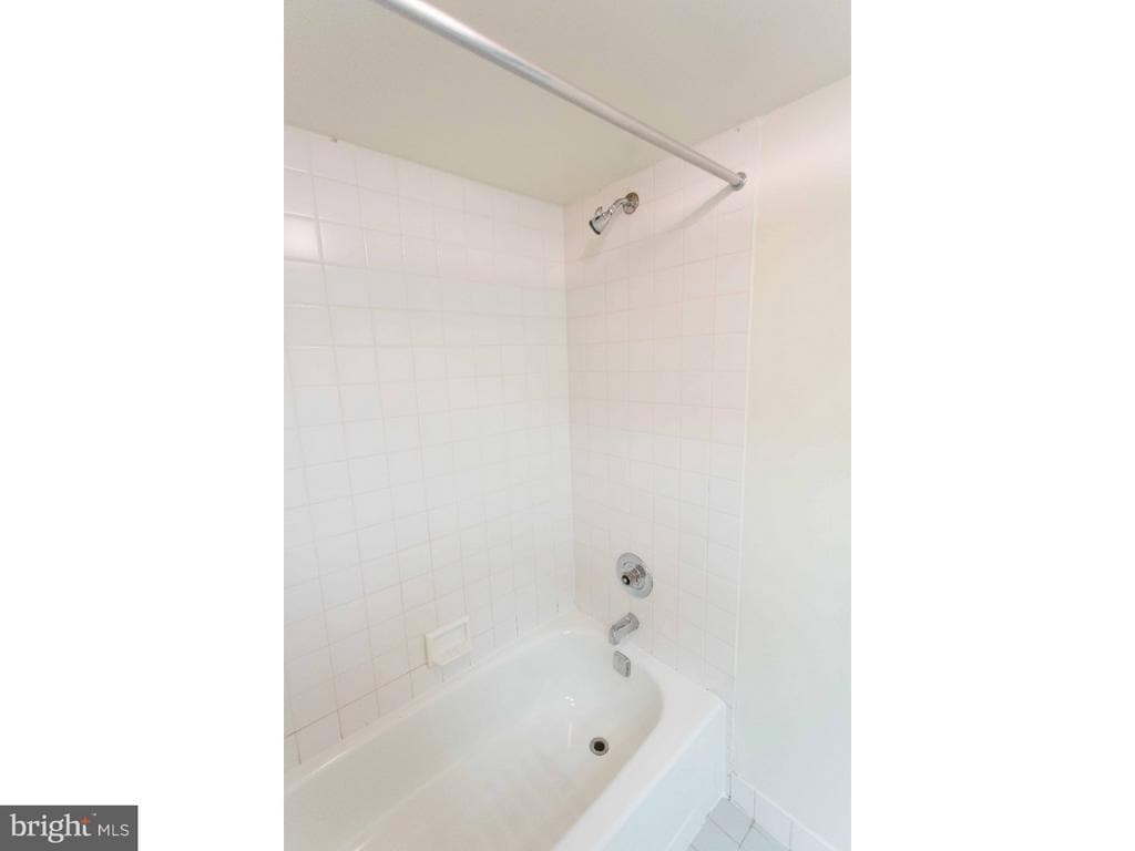 Primary Photo - 130 Arch St
