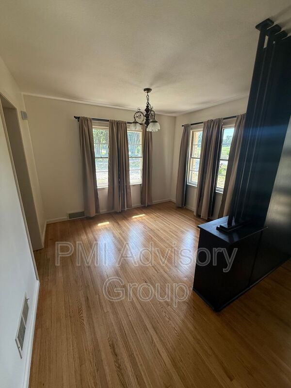 Foto del edificio - 1212 SW 27th St