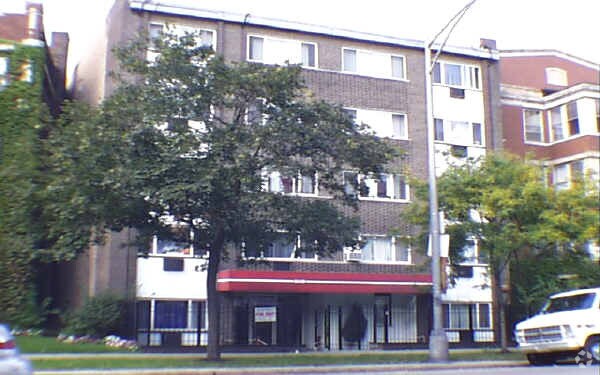 Foto del edificio - 6910 N Sheridan Rd