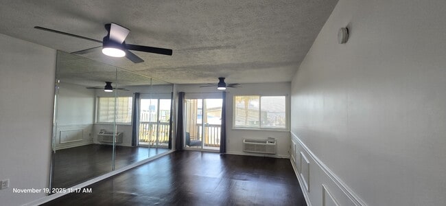 Building Photo - 5505 Sun Harbor Rd