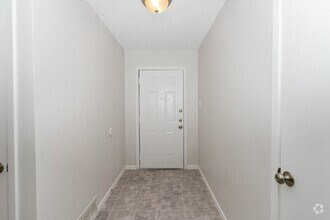 Building Photo - 541 Forrest Hill Ln