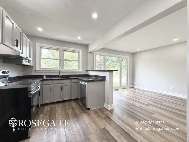 Building Photo - Spacious 3-Bedroom Main Level Apartment with Shared Laundry – Scarborough