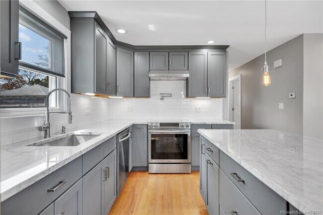 Building Photo - 19 Clifford Terrace