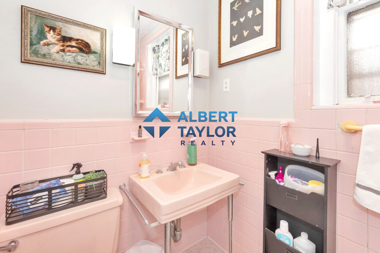 Foto principal - 104 Strathmore Rd