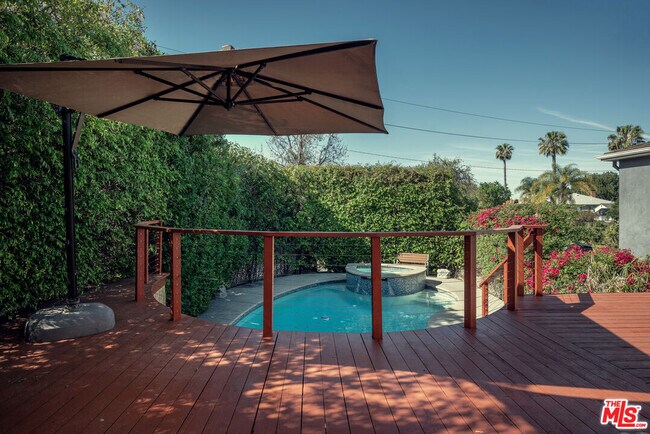 Foto del edificio - 4141 Verdugo View Dr